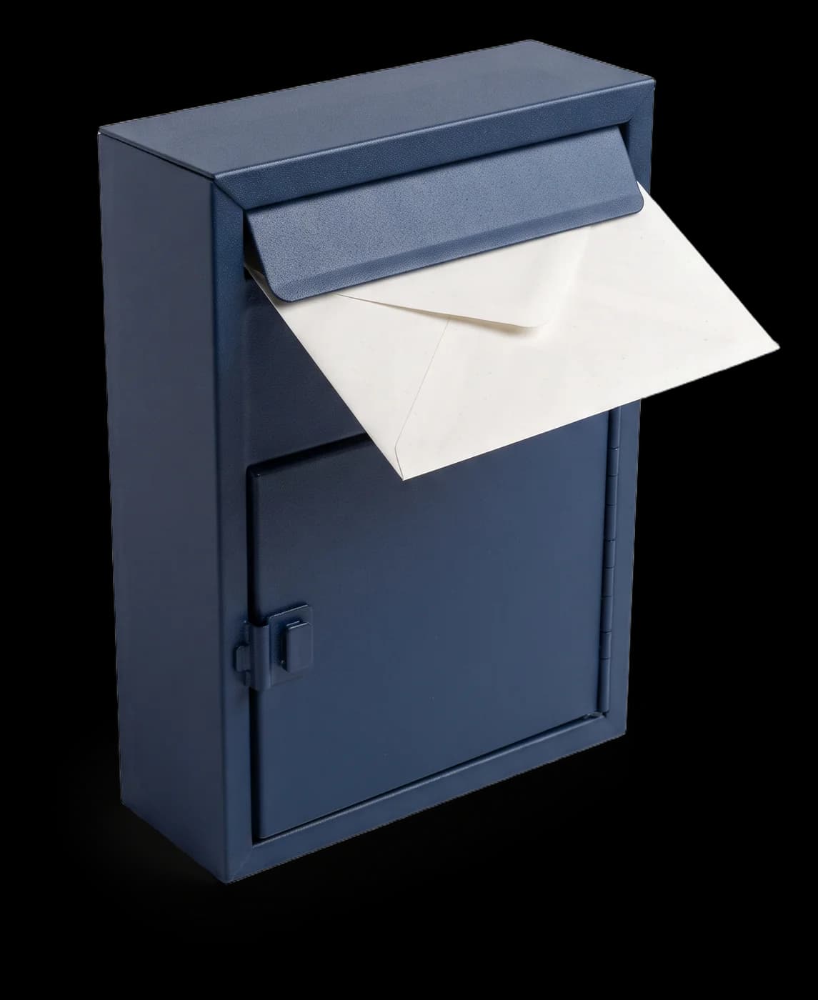 Caixa de correio de parede azul-marinho com um envelope na abertura
